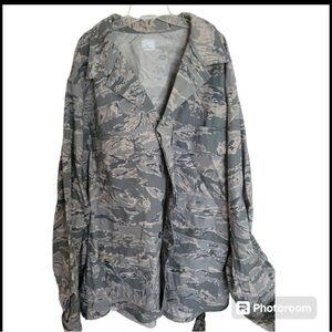 Camo jacket. The jacket is made for men and is a size 48L.